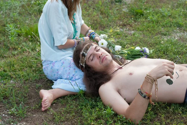 Couple hippie, men sleep — Stock Photo, Image