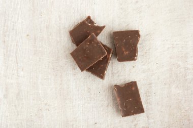 sütlü çikolata bar