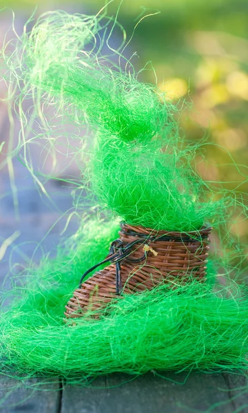 Liten leksak täppa rika konstgräs — Stockfoto