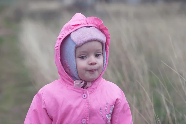 Niña divertida en la chaqueta —  Fotos de Stock