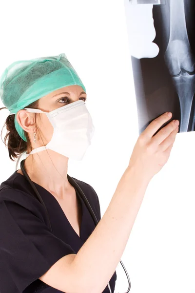 genç yetişkin kadın Doktor Röntgen incelenmesi