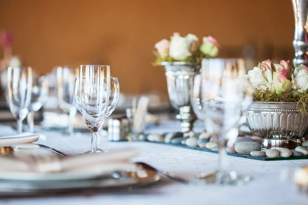 Decorated table with glassware and cutlery — Stock Photo, Image