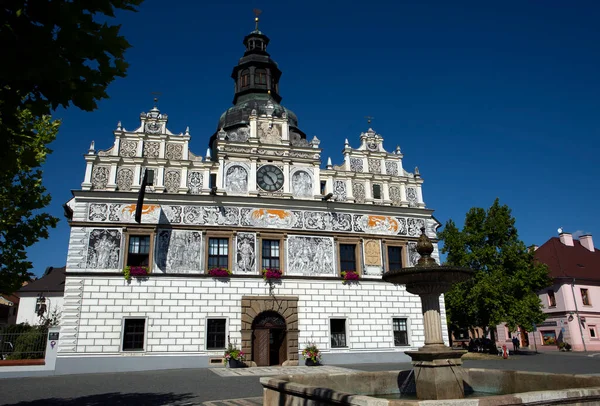 Stribro Cztech 2022年8月14日 ストライブロシティ広場の歴史的市庁舎 — ストック写真