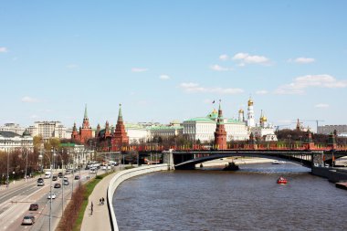 Moskova, nehir, otoyol ve kremlin