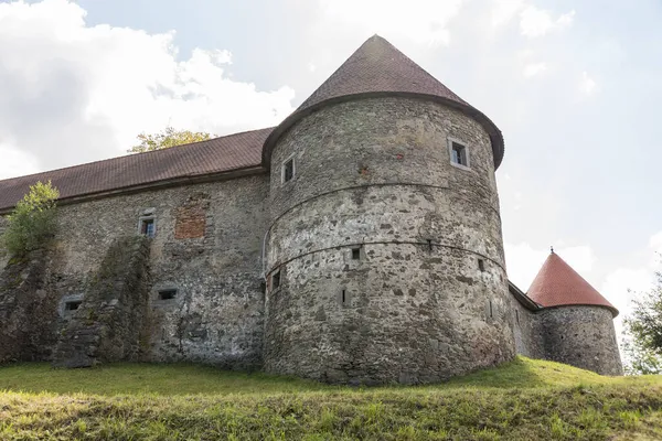 Atração Cultural Castelo Piberstein Com Uma Torre Redonda — Fotografia de Stock