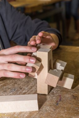İskender düğümü ve tahta düğüm, şeytan düğümü ahşap bulmaca oyunu, 3 boyutlu tahta bulmaca