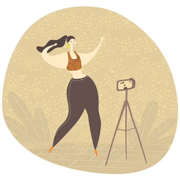Criando vídeo de dança viral para as mídias sociais. Feminino blogueiro influenciador está fazendo conteúdo para seu blog. Mulher está dançando e filmando-se na câmera do telefone. Aula de dança online. Vetor — Vetor de Stock