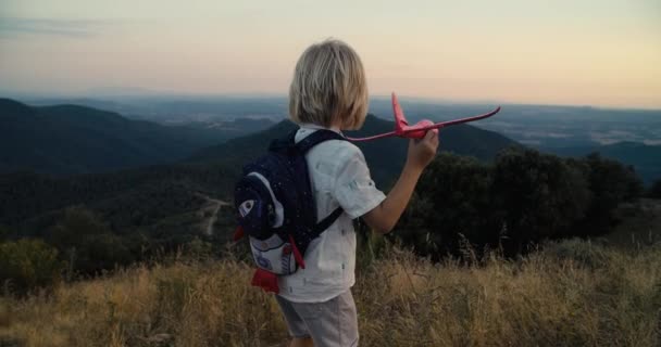 Cheerful Children Playing Toy Airplane Hike Journey Epic Landscape Child — Stockvideo