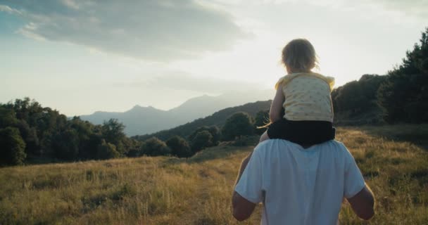 Male Traveler Walk Beautiful Mountain Landscape Holding Little Girl His — Vídeo de Stock