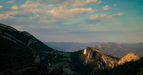 Sunset Timelapse Mountain Cloudy Sky Sunlight Moving Mountain Peak Epic — Vídeo de stock