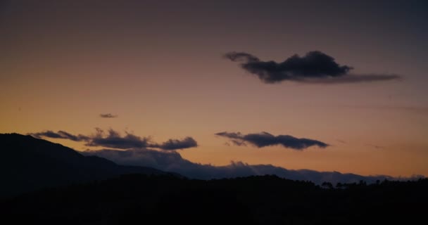 Епічний Хмарний Пейзаж Заході Сонця Гірській Стрільбі Часовий Пояс Прекрасне — стокове відео