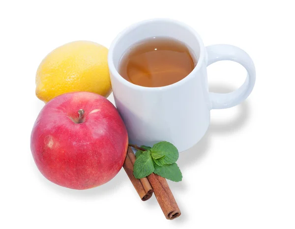 Się herbata z owoców, cynamon i mięta na białym tle — Zdjęcie stockowe