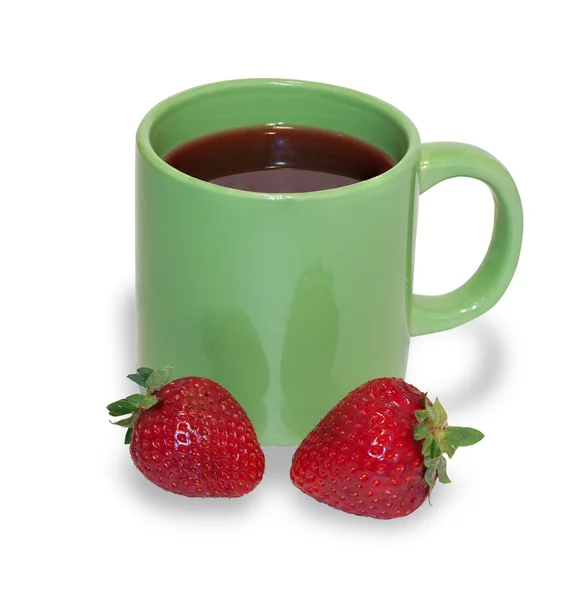 Frukt te med jordgubbar i gröna cup, isolerade — Stockfoto