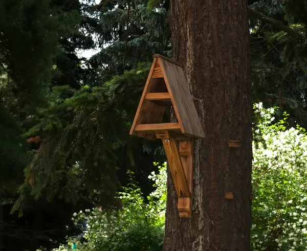 Birdhouse fatto a mano — Foto Stock