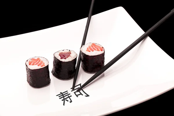 Deliciosos rolos de sushi — Fotografia de Stock