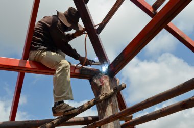 Kaynakçı inşaat sitesinde