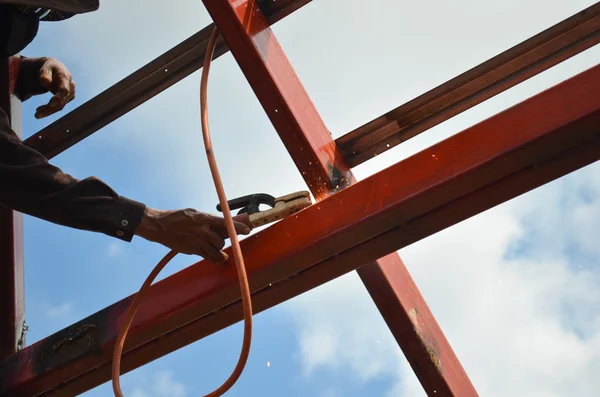 Kaynakçı inşaat sitesinde