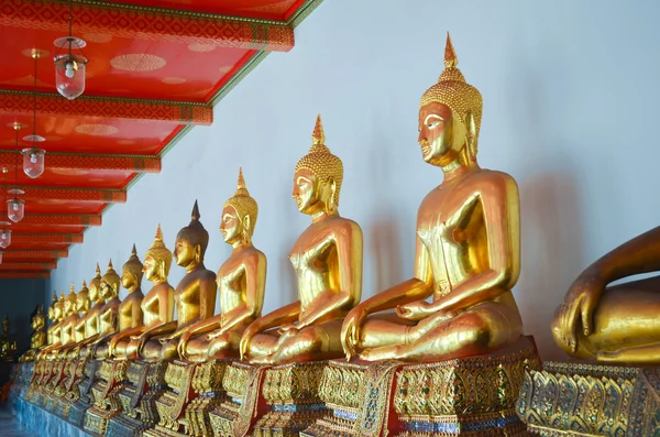 Budda w wat pho — Zdjęcie stockowe