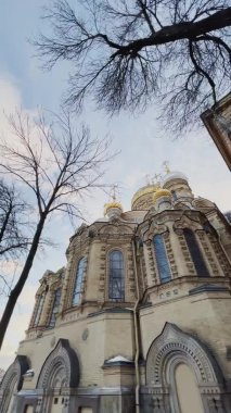 Teğmen Schmidt 'in Katedrali' nin altın kubbesi açık bir kış günü, ortodoks kilisesi, yakın görüş.
