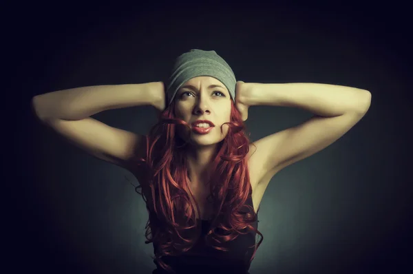 La chica con el pelo rojo —  Fotos de Stock