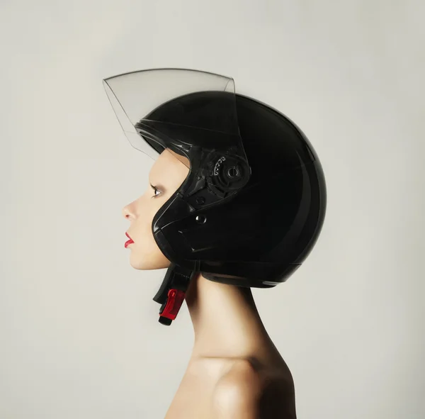 Fille dans un casque — Photo