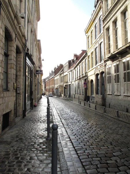 Typische geplaveide straat lille Frankrijk — Stockfoto