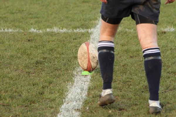 Rugby boll på en tee — Stockfoto