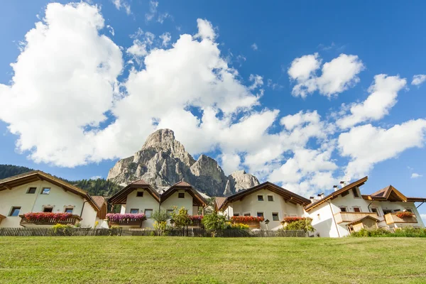 Un villaggio di montagna — Foto Stock