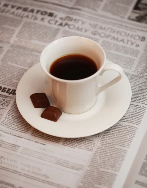 Kaffee und Nachrichten — Stockfoto