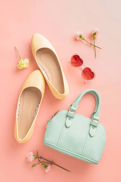 Accesorios Primavera Moda Para Mujer Bolso Mano Verde Menta Zapatos —  Fotos de Stock