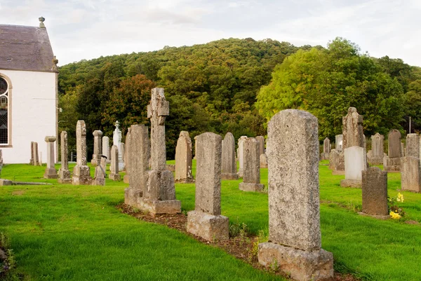 Antigo cemitério no cemitério rural escocês — Fotografia de Stock