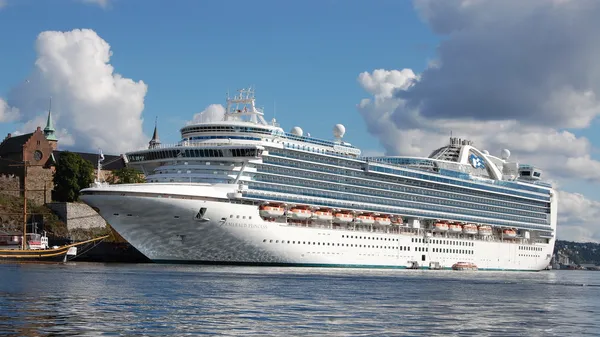 Emerald Princess — Stockfoto