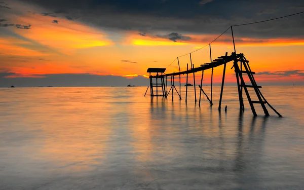 Jeram plaj günbatımı — Stok fotoğraf