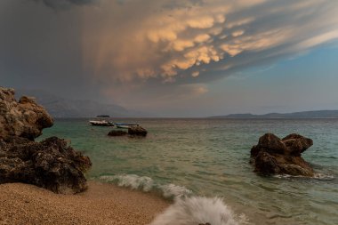 Mammatus bulutları. Orta Dalmaçya, Hırvatistan