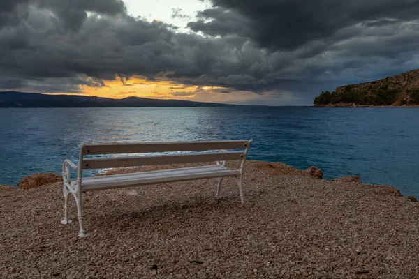 Dalmaçyalı gün batımı. Yaz. Hırvatistan