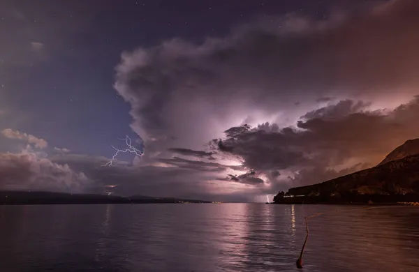 Hırvatistan 'da denizde aydınlatma grevi