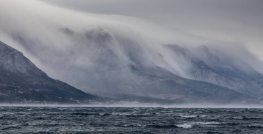 Güçlü bura rüzgarı, Orta Dalmaçya, Hırvatistan