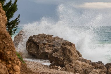 Kumsalda rüzgarlı bir gün