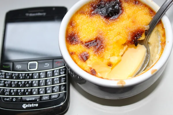 Telefon blackberry ve yanık kremi