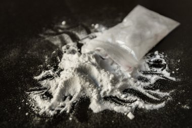 mephedrone tozu tezgahüstü üzerinde