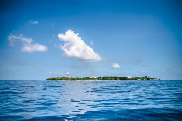 Isola tropicale sull'Oceano Indiano, Maldive — Foto Stock
