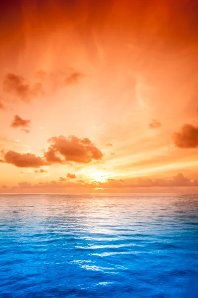 Tropické mořské vody v Maledivy — Stock fotografie