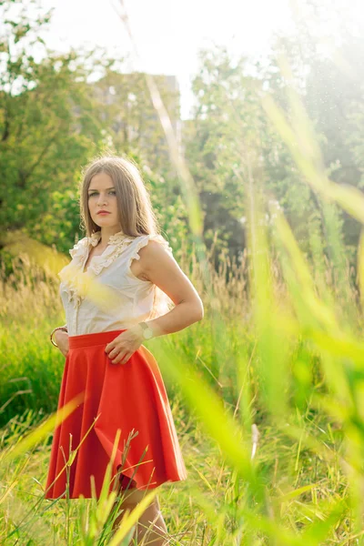 Portrait of young girl — Stock Photo, Image