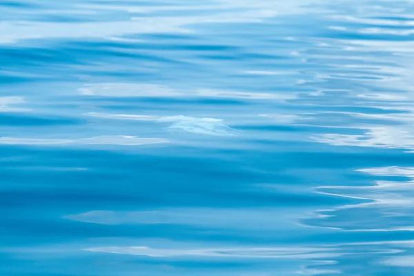Fundo de água azul abstrato no oceano — Fotografia de Stock