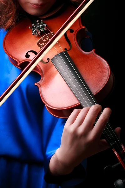 Violin playing violinist musician. Woman classical musical instrument player on black — Stock Photo, Image