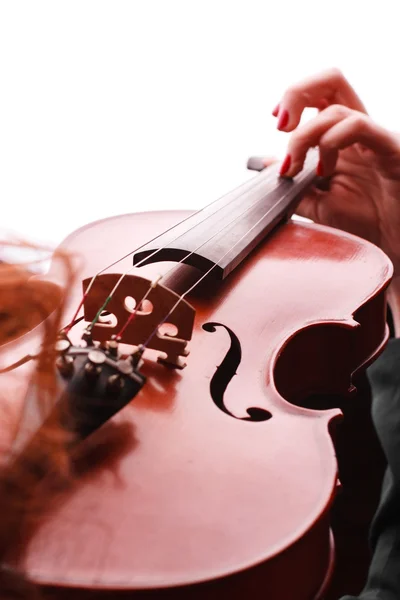 Młoda dziewczyna praktykujących na skrzypcach — Zdjęcie stockowe