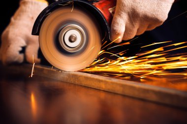 Çelik malzeme taşlama sıcak kırmızı kıvılcım