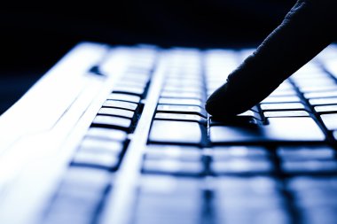 Bir adamın el yazısının görüntüsü. Seçici odak