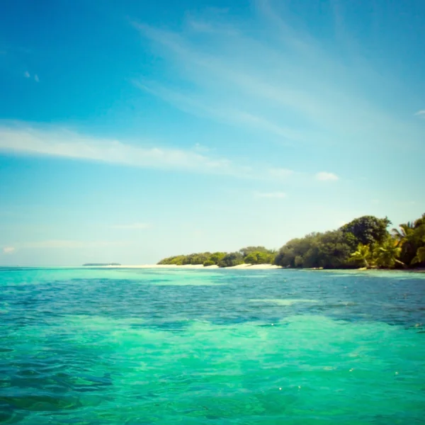 Agua de mar tropical en Maldivas — Foto de Stock