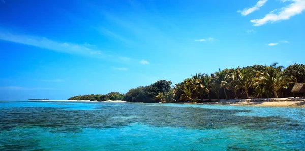 Tropisches Meerwasser auf den Malediven — Stockfoto